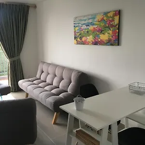 Apartaestudio Cerca Al Metro En El Poblado Medellín