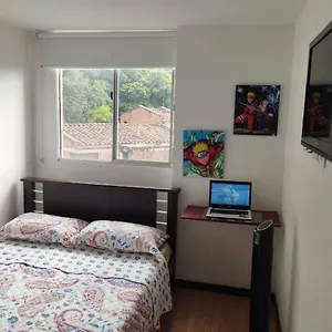 Habitacion En Apartamento Familiar Medellín